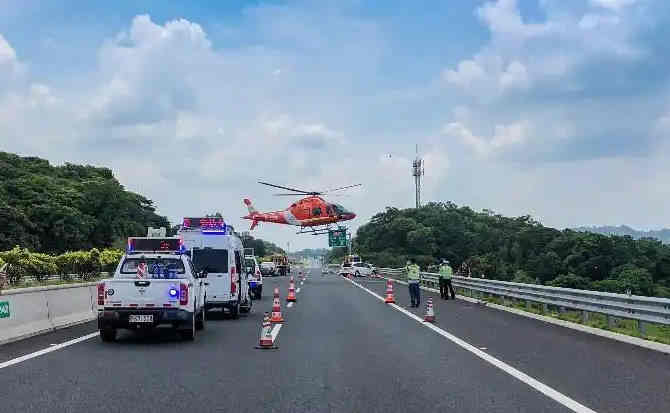 潮州高速公路汽车救援案例